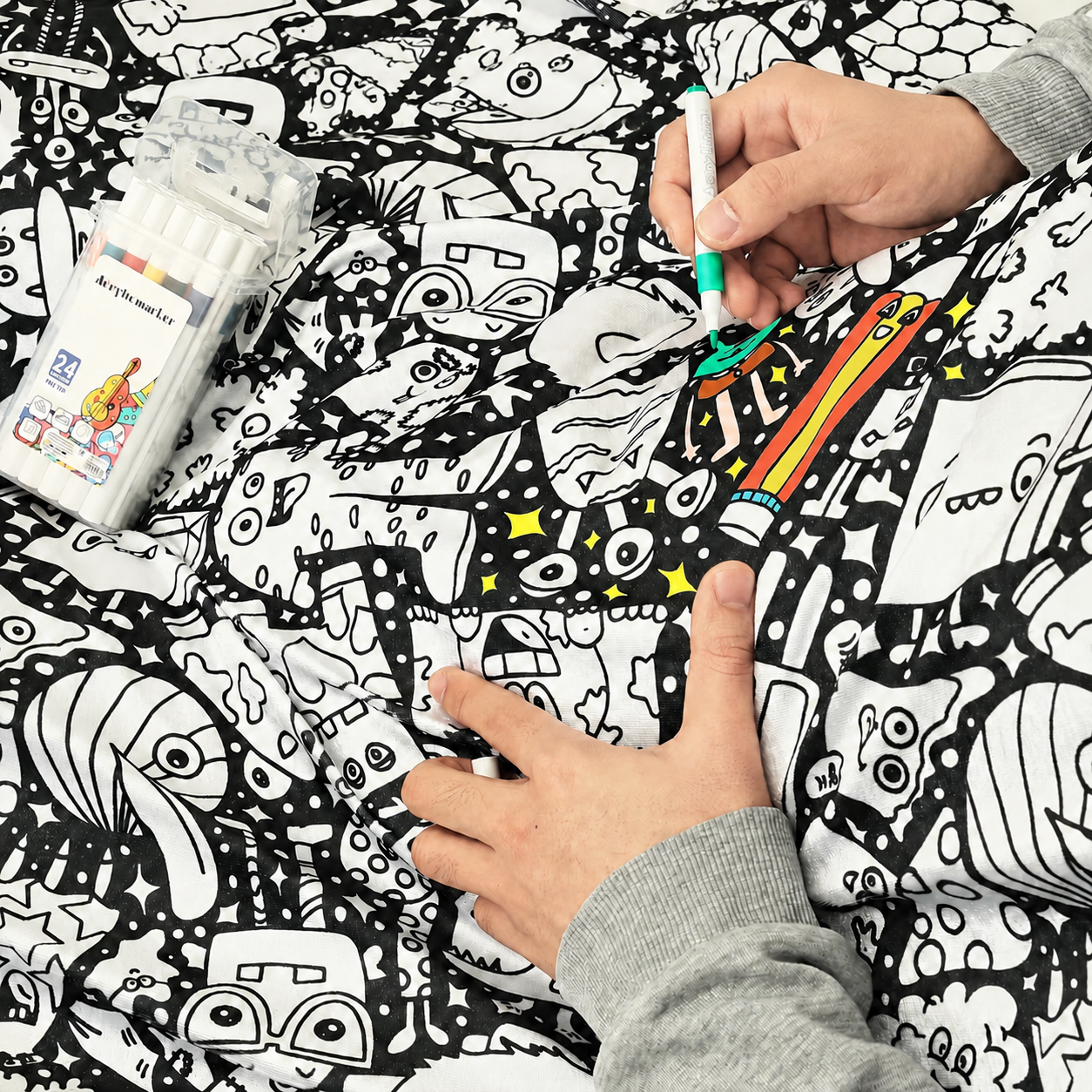 DIY Coloring Blanket with 24 Colored Markers